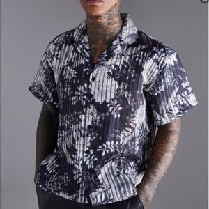 Boohoo mens dress shirt never been warn with tags